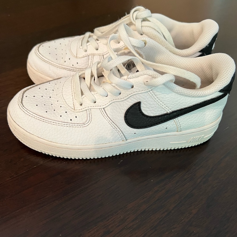 Nike Air Force 1 youth size 2.5